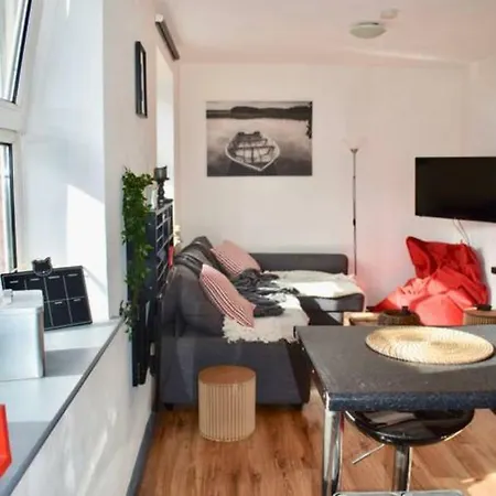 Charming 1 Bedroom Heart Of Apartment